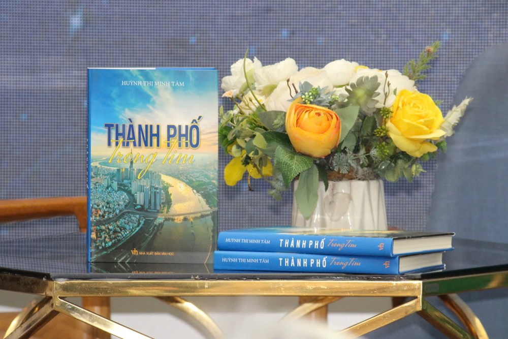 Ra mắt hồi ký “Thành phố trong tim“ - ảnh 1