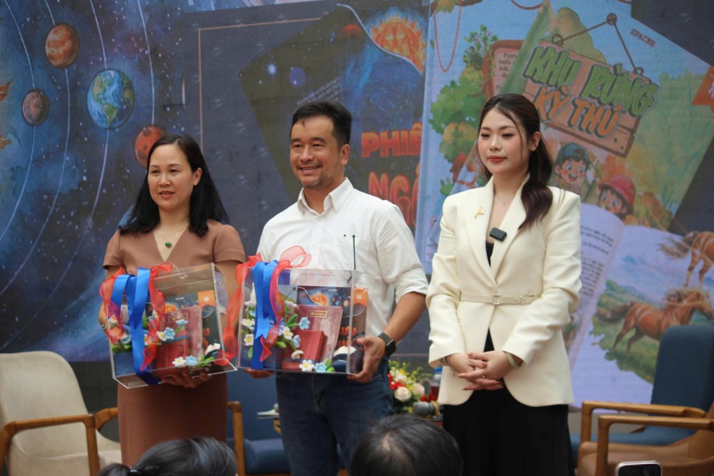 Đánh thức kỳ quan qua bộ sách tương tác AR đầu tiên của SPACES - ảnh 3