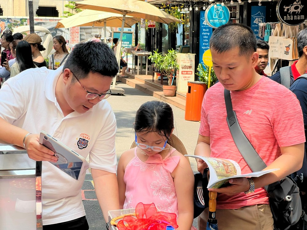 Đánh thức kỳ quan qua bộ sách tương tác AR đầu tiên của SPACES - ảnh 4