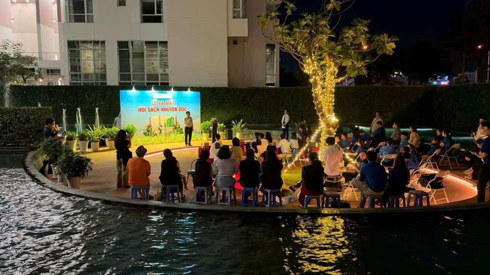 Lần đầu tiên hội sách được đưa vào khu dân cư - ảnh 4