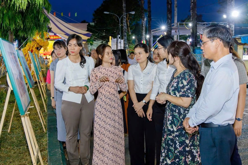 Triển lãm ký họa kháng chiến “Ký ức tháng Tư - Non sông thống nhất”  - ảnh 2