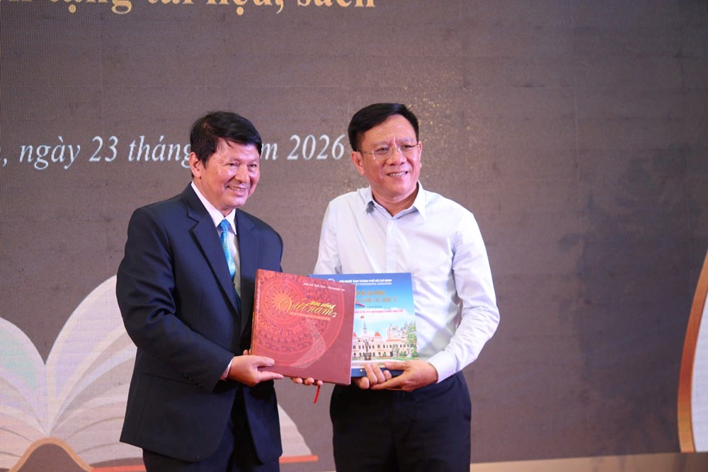 Ra mắt tủ sách “Huyền thoại Côn Đảo” và phát động hiến tặng tư liệu lịch sử - ảnh 3