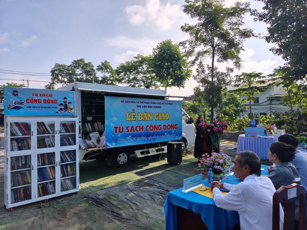 Thư viện Bình Dương trao tặng “Tủ sách cộng đồng”, lan tỏa văn hóa đọc đến người lao động - ảnh 3