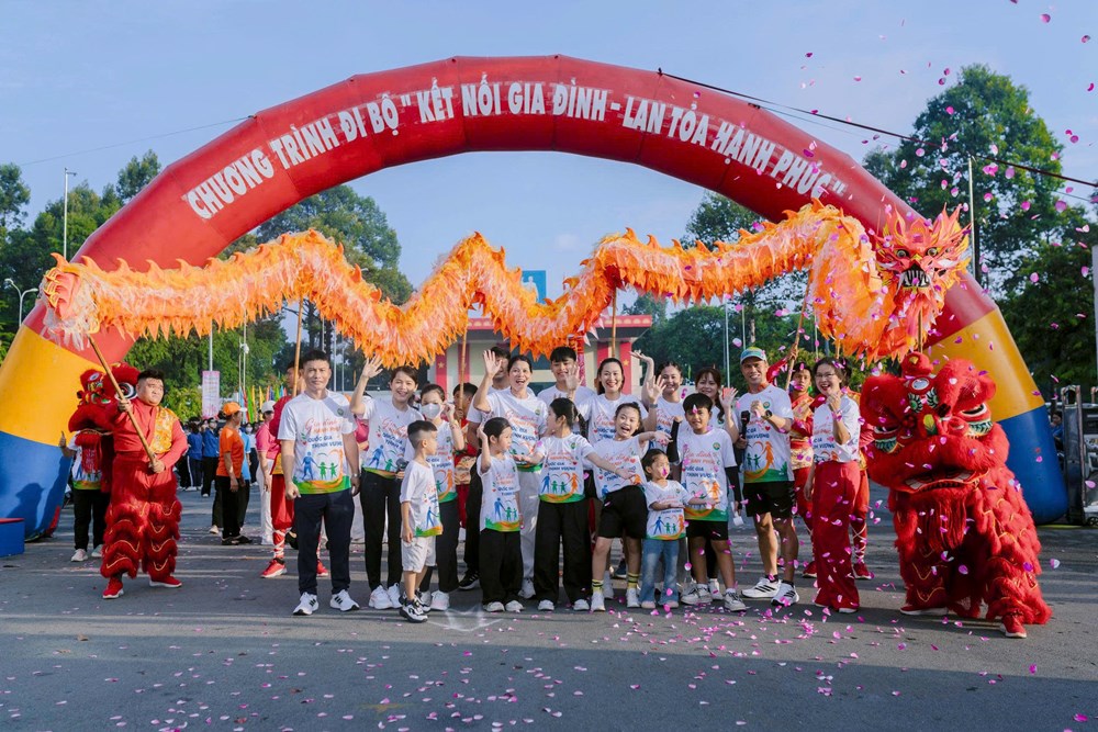 Ngày hội Gia đình tiêu biểu phía Nam sôi nổi hoạt động giao lưu, gắn kết - ảnh 1