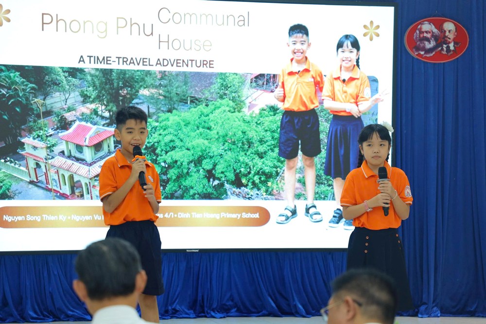 Tăng Nhơn Phú kể chuyện lịch sử, văn hóa bằng tiếng Anh - ảnh 2