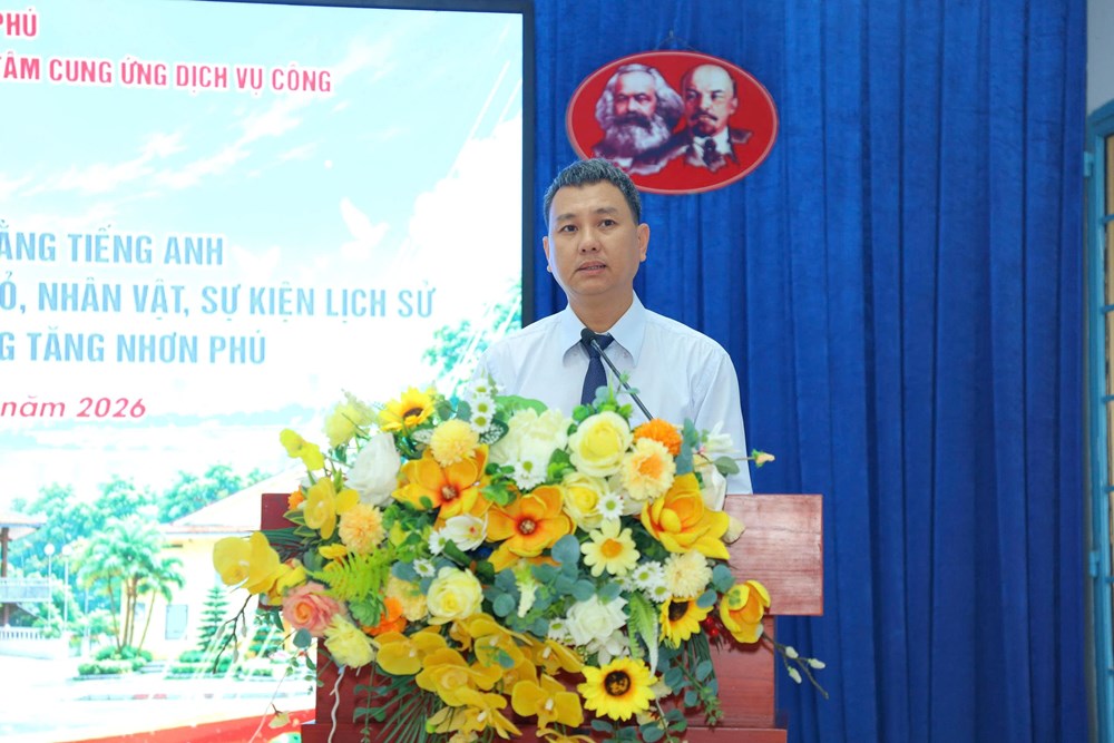 Tăng Nhơn Phú kể chuyện lịch sử, văn hóa bằng tiếng Anh - ảnh 3