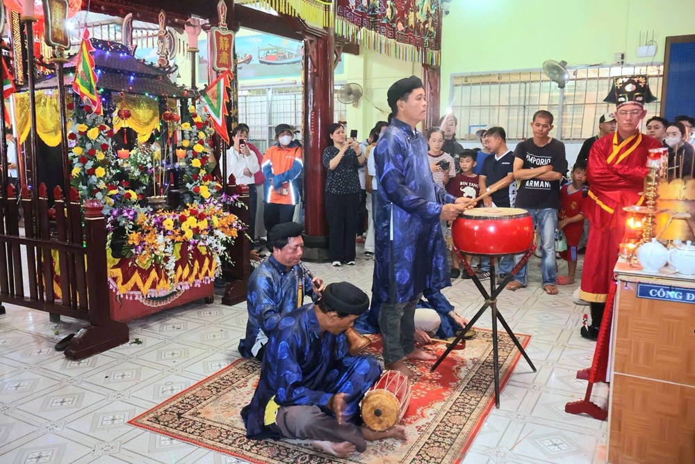 TP.HCM: Cần Giờ trang nghiêm lễ Nghinh Ông, rộn ràng trò chơi dân gian - ảnh 4