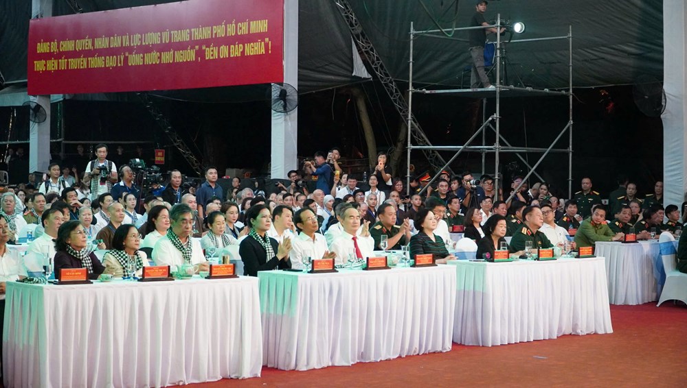 Trọn vẹn nghĩa tình trong đêm “Khúc tri ân” tại TP.HCM - ảnh 1