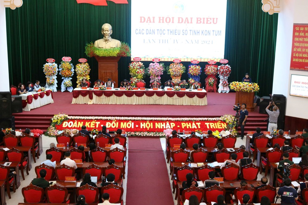 Các dân tộc tỉnh Kon Tum đoàn kết, đổi mới, sáng tạo, phát huy lợi thế, tiềm năng, hội nhập và phát triển bền vững - ảnh 1