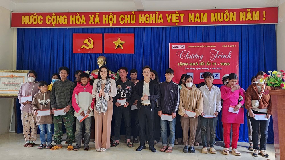 Báo Văn Hoá trao quà Tết cho đồng bào DTTS ở huyện Kon Plông (Kon Tum) - ảnh 2
