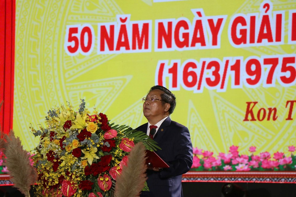 Kon Tum long trọng kỷ niệm 50 năm Ngày giải phóng - ảnh 4