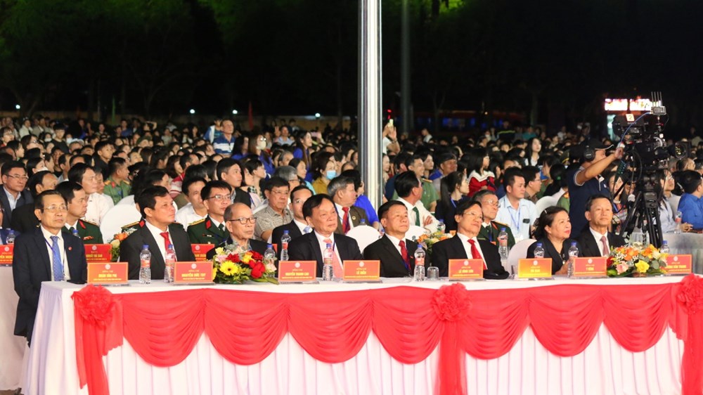 Kon Tum long trọng kỷ niệm 50 năm Ngày giải phóng - ảnh 1