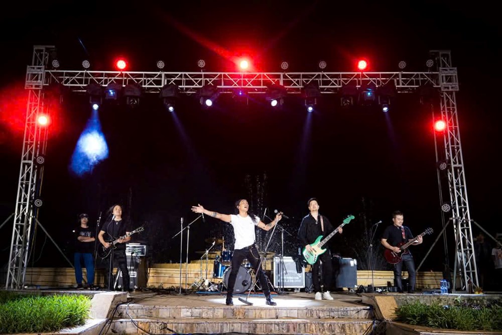 Măng Đen bùng cháy trong đêm nhạc Rock tri ân du khách - ảnh 2