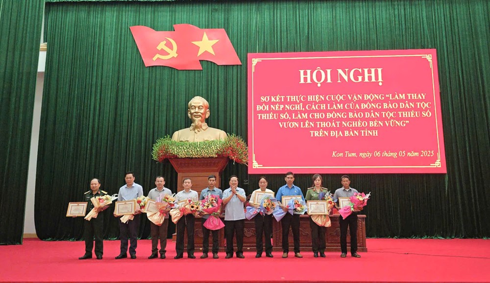 Thay đổi nếp nghĩ, làm cho đồng bào DTTS vươn lên thoát nghèo - ảnh 4