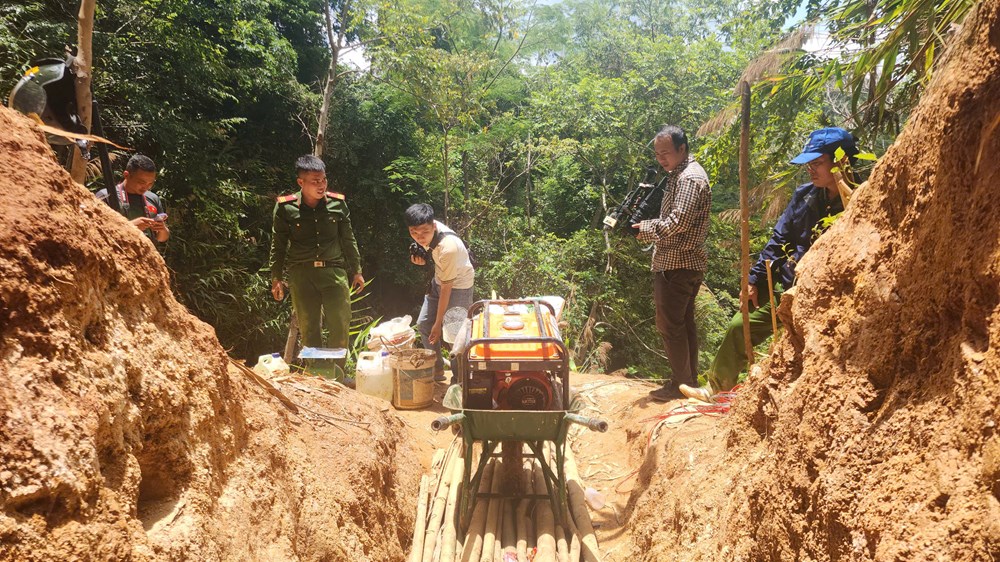 Cận cảnh “công trường ngầm” của vàng tặc giữa rừng phòng hộ Đăk Đoa - ảnh 2