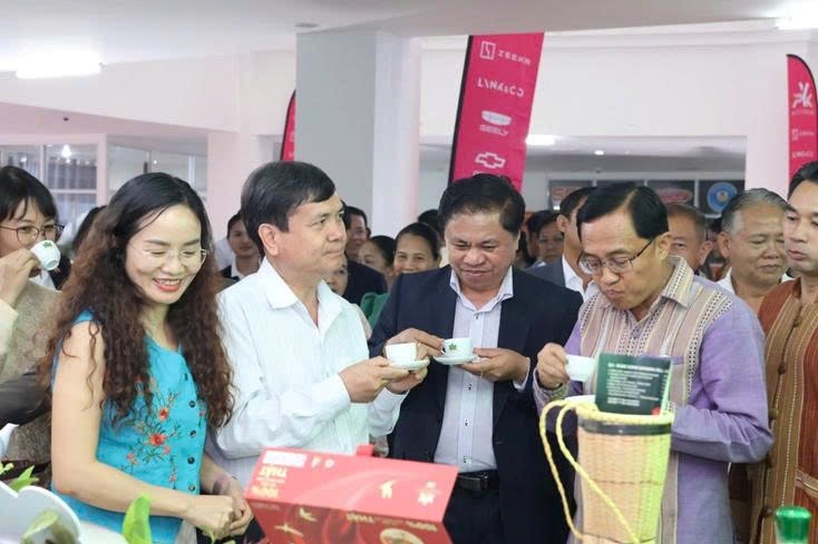 Kon Tum: Tăng cường kết nối khu vực tại Diễn đàn xúc tiến thương mại, đầu tư và du lịch tại Lào - ảnh 6