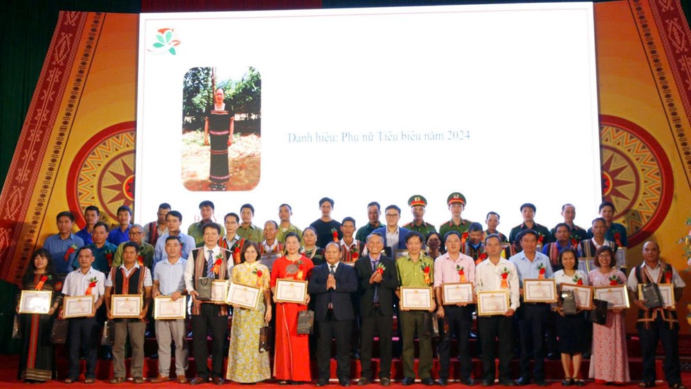 Hành trình 20 năm kiến tạo bản sắc và phát triển bền vững của huyện Tu Mơ Rông - ảnh 8