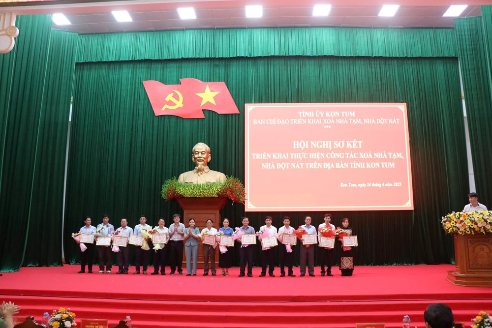Kon Tum hoàn thành mục tiêu xóa 2.740 nhà tạm, dột nát trong năm 2025 - ảnh 5