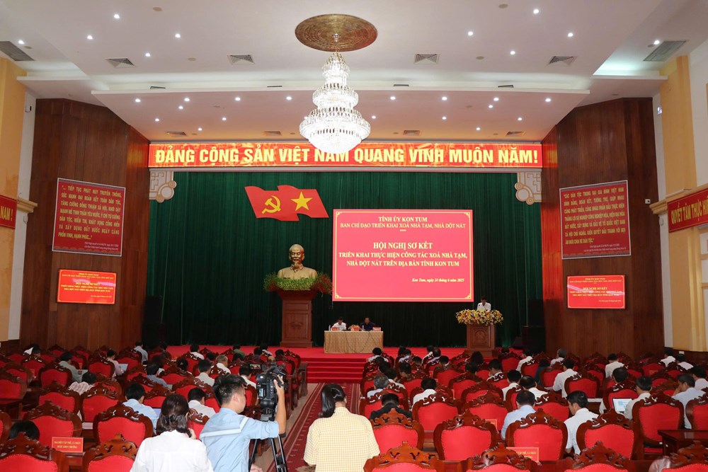 Kon Tum hoàn thành mục tiêu xóa 2.740 nhà tạm, dột nát trong năm 2025 - ảnh 1