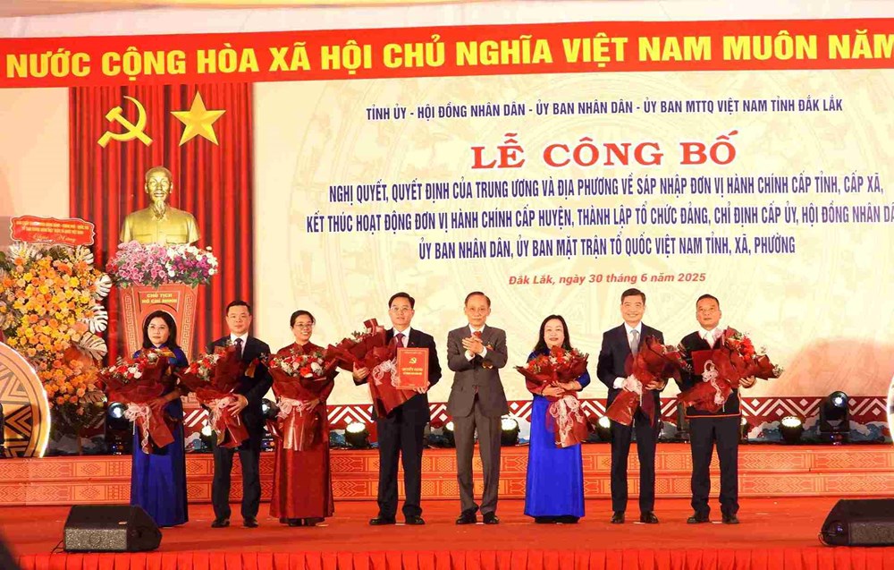 Lễ công bố Nghị quyết, Quyết định sáp nhập đơn vị hành chính tỉnh Đắk Lắk (mới) - ảnh 3