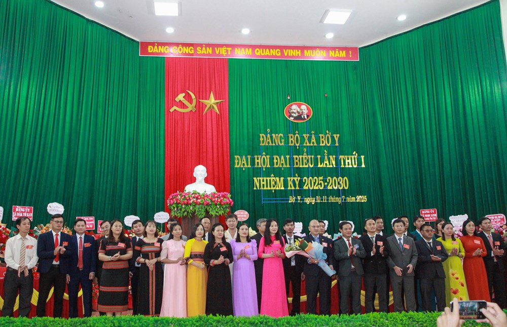 Xã biên giới của tỉnh Quảng Ngãi tổ chức thành công Đại hội Đảng bộ nhiệm kỳ 2025 - 2030 - ảnh 6