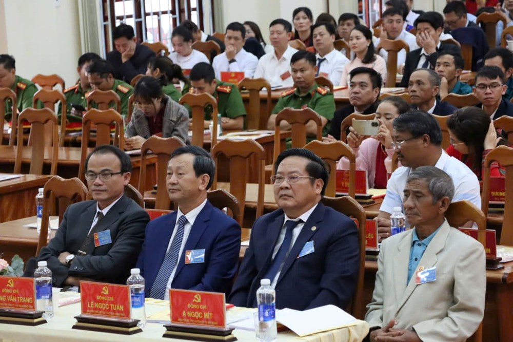 Không nhận hoa chúc mừng, Đại hội Đảng bộ xã Tu Mơ Rông tiếp nhận gần 800 triệu đồng hỗ trợ dân - ảnh 5