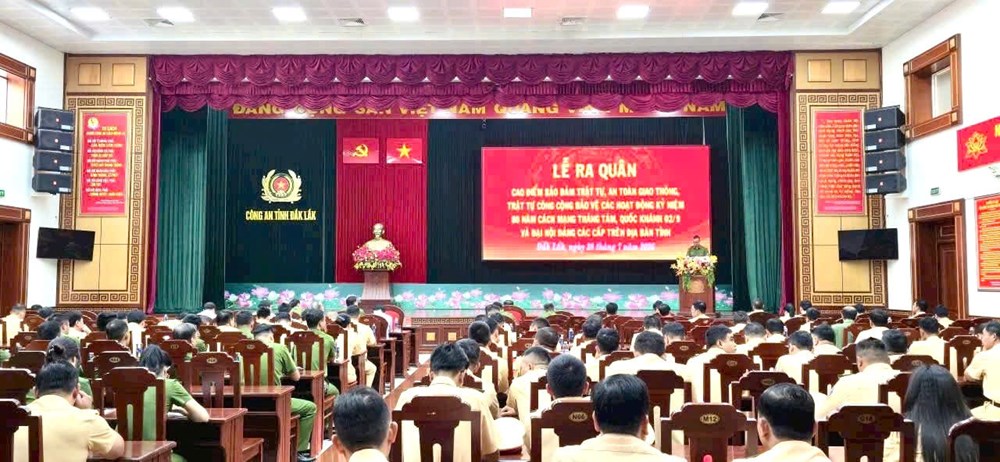 Đắk Lắk ra quân cao điểm bảo đảm an ninh, trật tự dịp lễ lớn - ảnh 1
