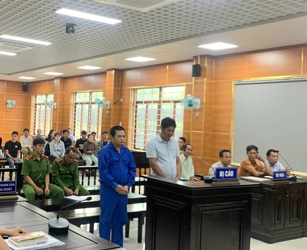 Nhận chạy chức nhằm chiếm đoạt tiền, hai đối tượng lĩnh án - ảnh 1