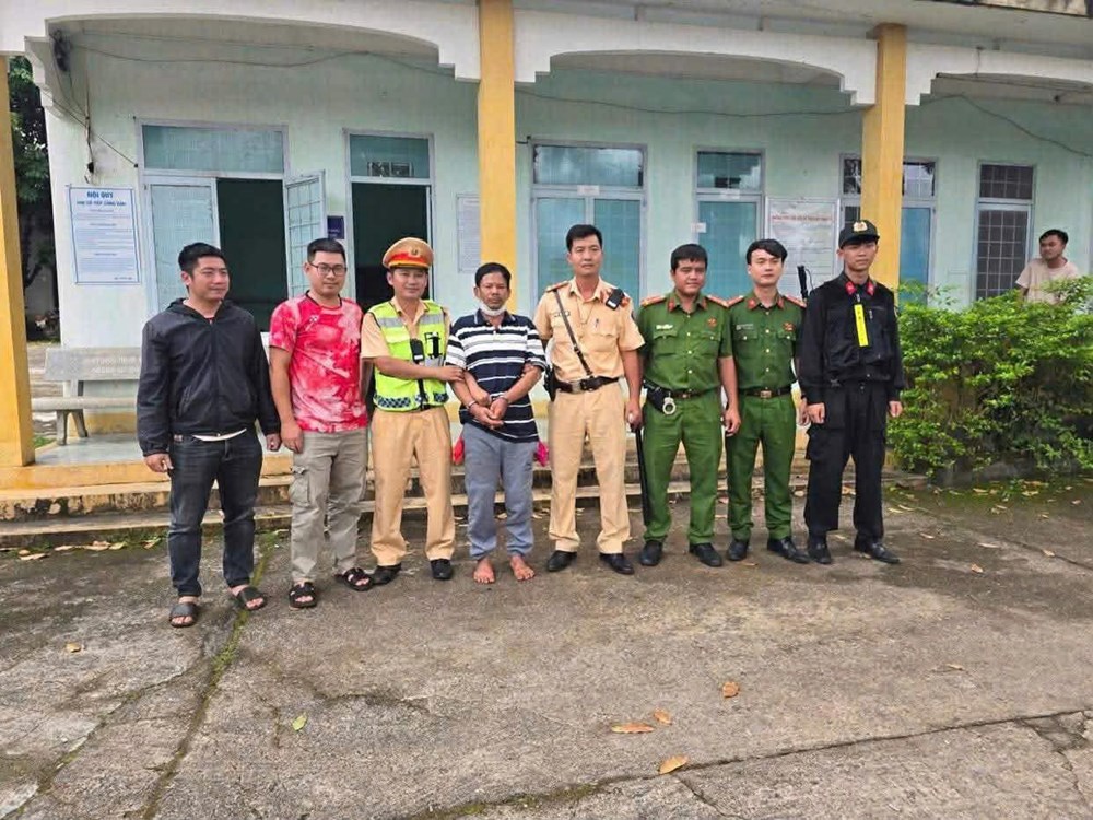 Bắt nghi phạm chém 2 người nguy kịch sau hơn 15 giờ lẩn trốn - ảnh 2