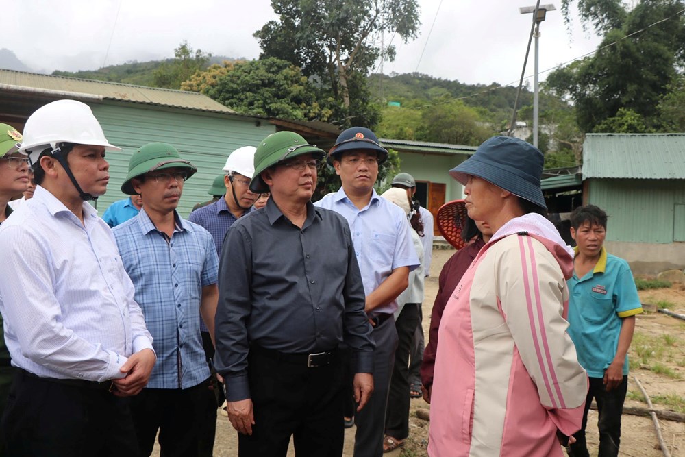 Phó Thủ tướng Hồ Quốc Dũng chỉ đạo khẩn trương khắc phục hậu quả sạt lở tại xã Ngọc Linh - ảnh 3