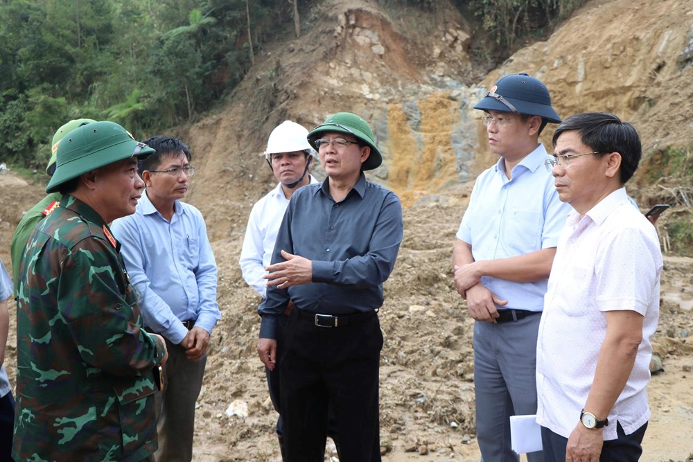 Phó Thủ tướng Hồ Quốc Dũng chỉ đạo khẩn trương khắc phục hậu quả sạt lở tại xã Ngọc Linh - ảnh 2