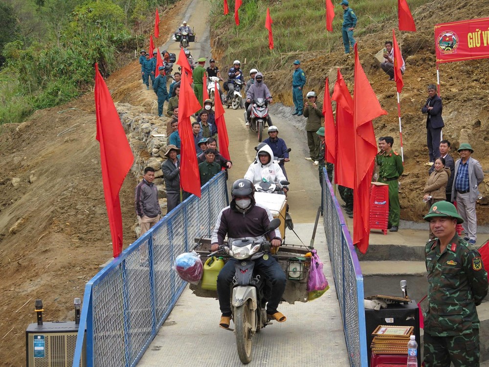 Quảng Ngãi khánh thành “Tuyến đường Quân – Dân” mở lối vào 5 thôn bị cô lập - ảnh 5