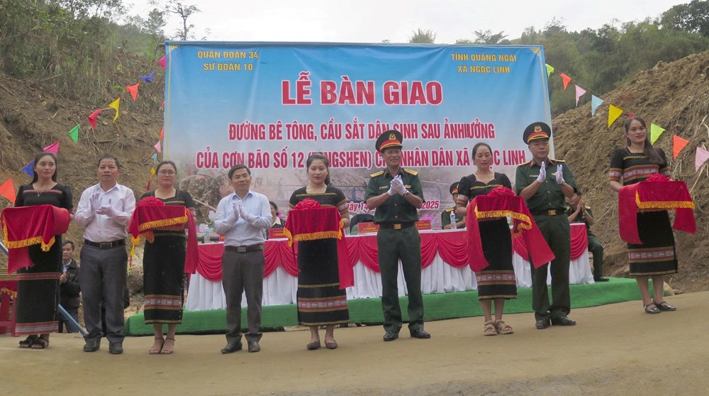 Quảng Ngãi khánh thành “Tuyến đường Quân – Dân” mở lối vào 5 thôn bị cô lập - ảnh 4
