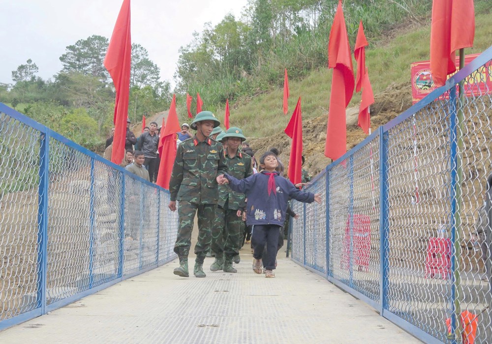 Quảng Ngãi khánh thành “Tuyến đường Quân – Dân” mở lối vào 5 thôn bị cô lập - ảnh 6