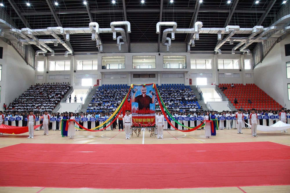 Khai mạc Đại hội Thể dục Thể thao ngành GD&ĐT tỉnh Quảng Ngãi lần thứ I - ảnh 1