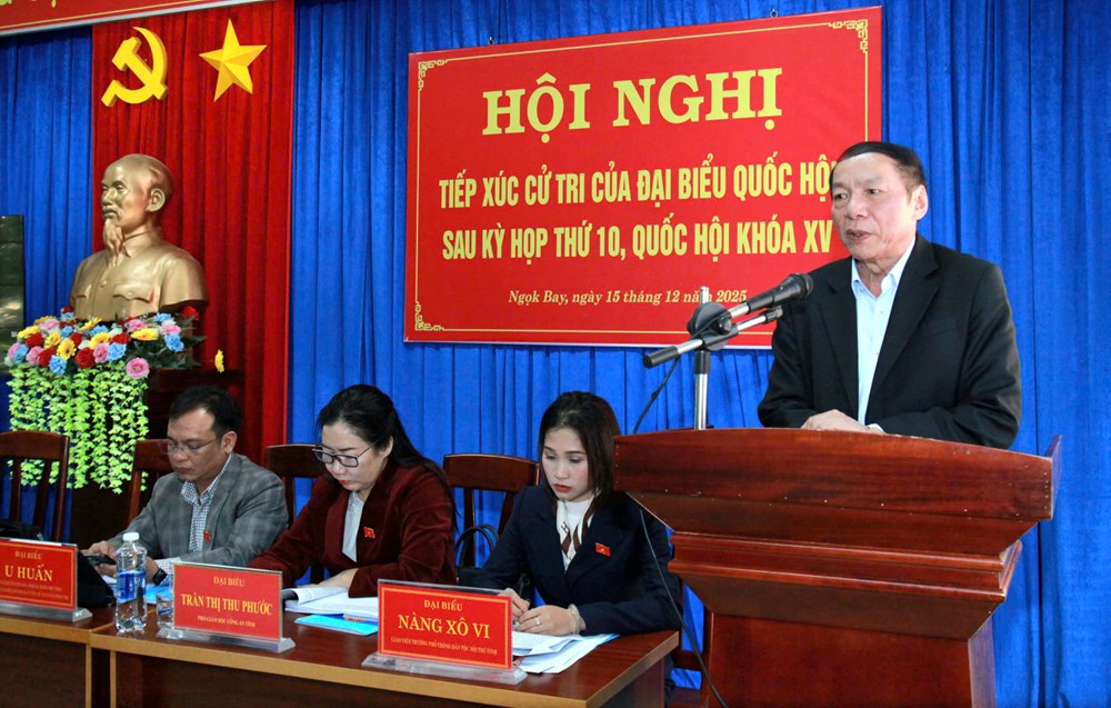 Bộ trưởng Nguyễn Văn Hùng tiếp xúc cử tri xã Ngọk Bay, tỉnh Quảng Ngãi - ảnh 7