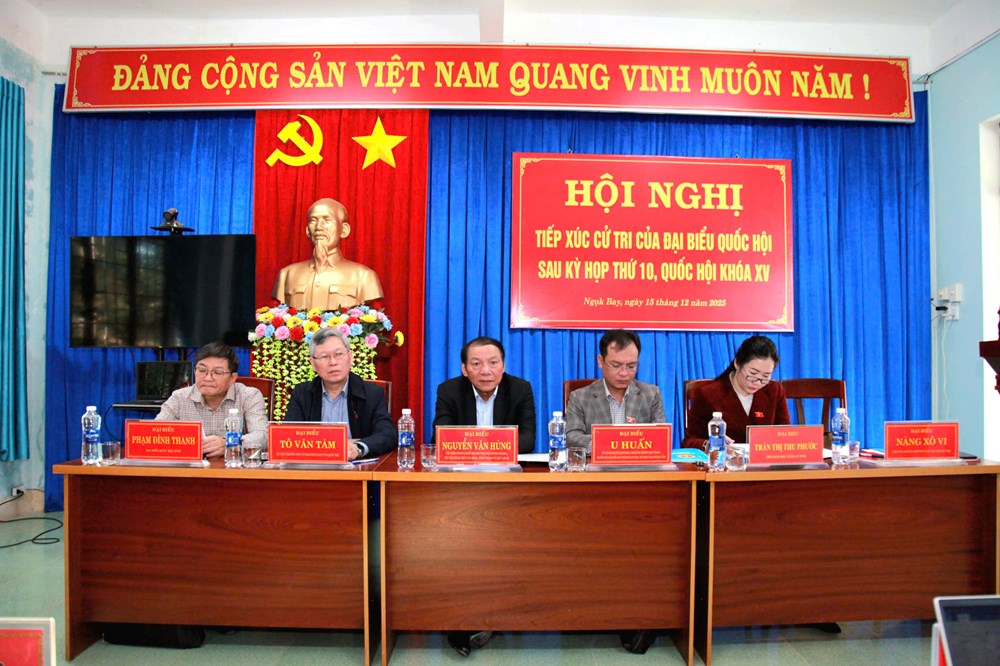 Bộ trưởng Nguyễn Văn Hùng tiếp xúc cử tri xã Ngọk Bay, tỉnh Quảng Ngãi - ảnh 2