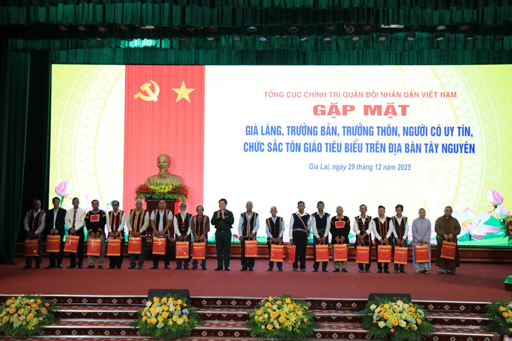 Phát huy vai trò “điểm tựa tinh thần” của già làng, người có uy tín Tây Nguyên - ảnh 5