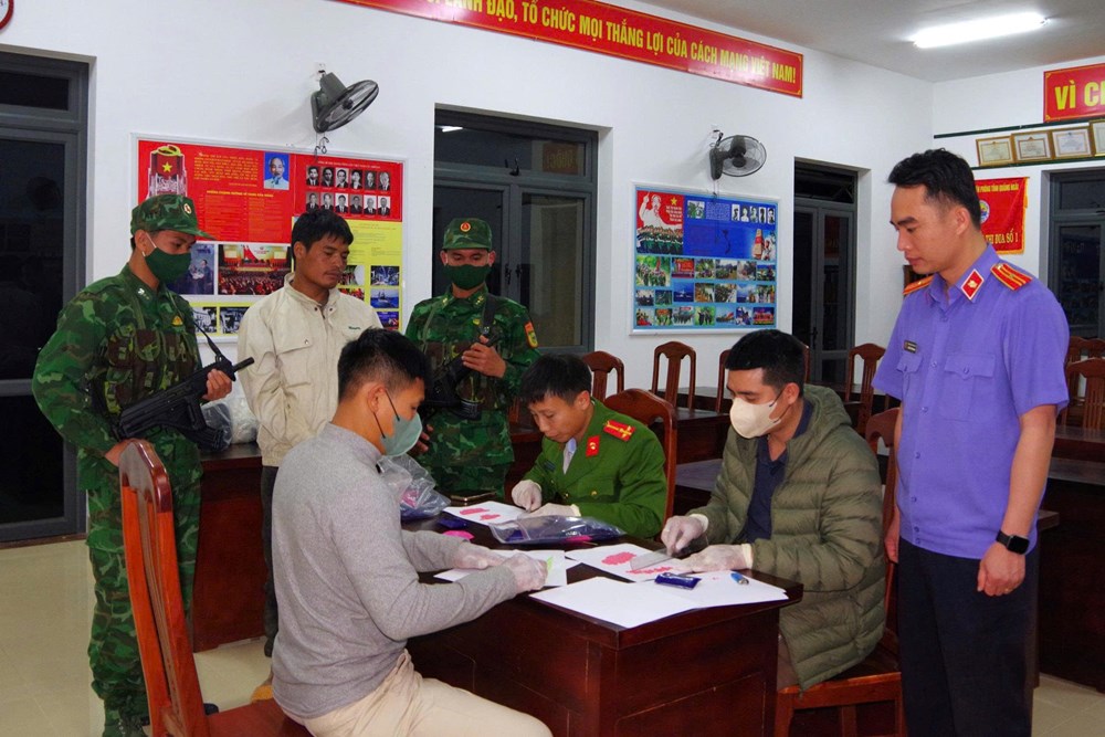 Quảng Ngãi: Chặn đứng vụ vận chuyển hơn 12.000 viên ma túy qua tuyến biên giới - ảnh 2