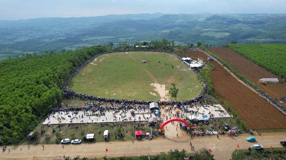 Đắk Lắk rộn ràng Hội đua ngựa Gò Thì Thùng Xuân Bính Ngọ 2026 - ảnh 1