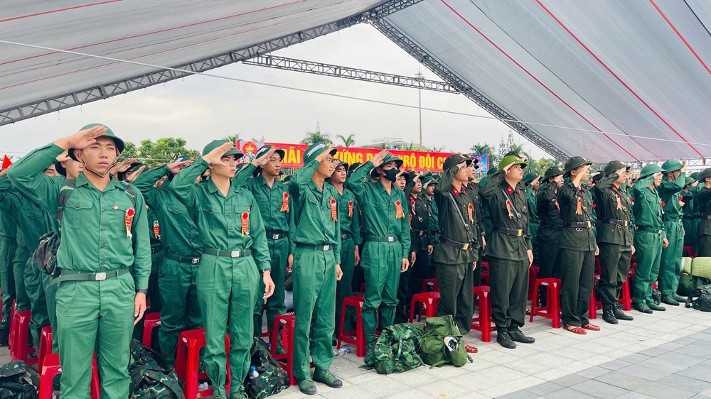 Hơn 3.900 thanh niên Quảng Ngãi lên đường thực hiện nghĩa vụ thiêng liêng với Tổ quốc - ảnh 5