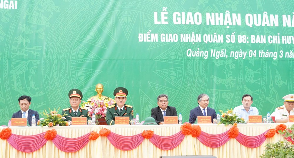 Hơn 3.900 thanh niên Quảng Ngãi lên đường thực hiện nghĩa vụ thiêng liêng với Tổ quốc - ảnh 1