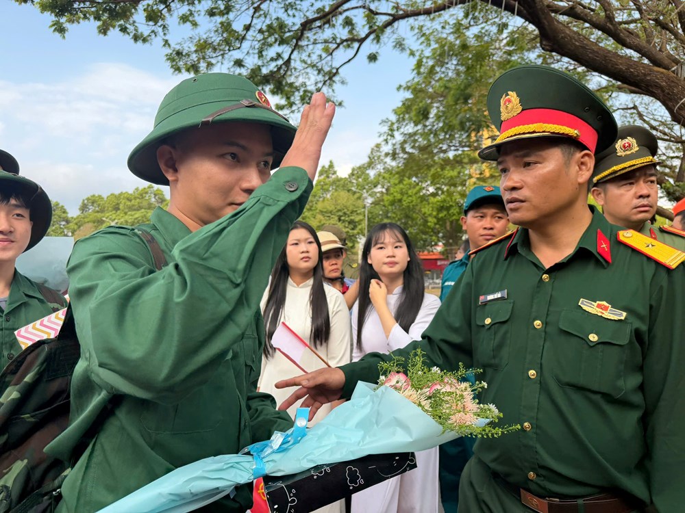 Gần 5.450 thanh niên Đắk Lắk tự hào khoác ba lô lên đường bảo vệ Tổ quốc - ảnh 5