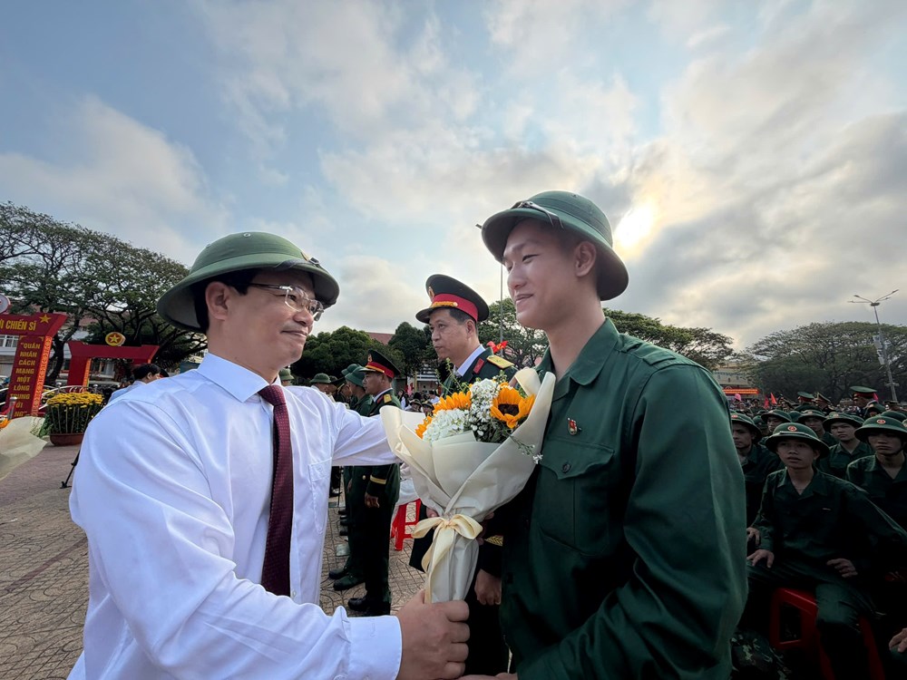 Gần 5.450 thanh niên Đắk Lắk tự hào khoác ba lô lên đường bảo vệ Tổ quốc - ảnh 3