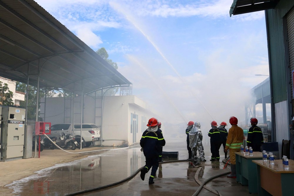 PC Quảng Ngãi thực tập phương án cứu nạn, cứu hộ tại Kho vật tư cơ sở 2 - ảnh 2