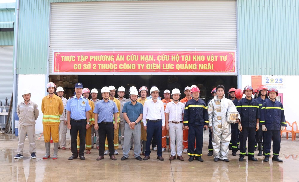 PC Quảng Ngãi thực tập phương án cứu nạn, cứu hộ tại Kho vật tư cơ sở 2 - ảnh 1