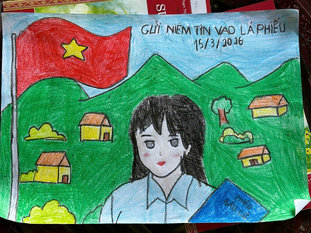 Quảng Ngãi: Học sinh Xơ Đăng sôi nổi vẽ tranh cổ động bầu cử - ảnh 6