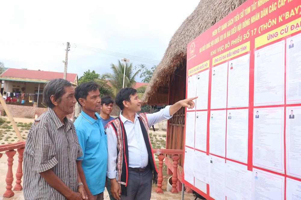 Quảng Ngãi: “Cánh tay nối dài” đưa thông tin bầu cử đến bản làng - ảnh 4