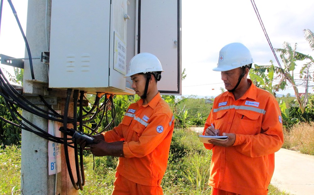 Bàn giải pháp bảo đảm cung ứng điện năm 2026 tại Quảng Ngãi - ảnh 4