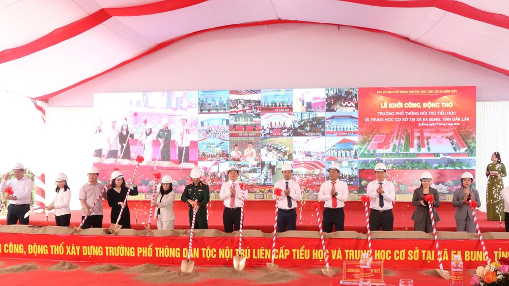 Phó Thủ tướng Hồ Quốc Dũng dự Lễ khởi công trường phổ thông liên cấp tại tỉnh Đắk Lắk - ảnh 1